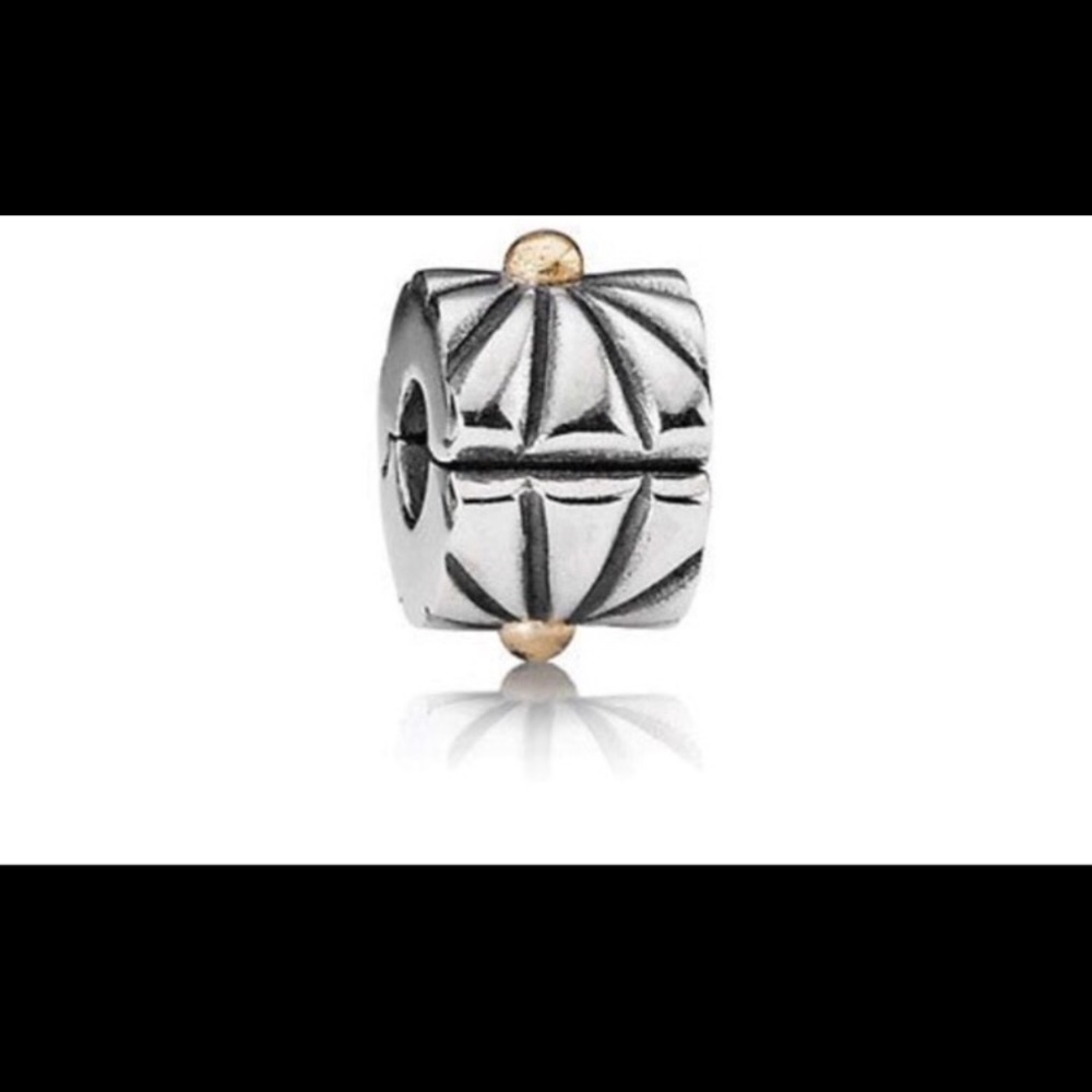 Pandora clip
